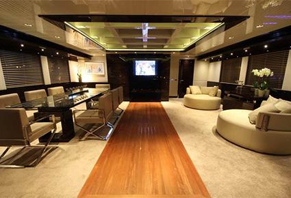الأناقة العصرية على متن يخت M Superyacht